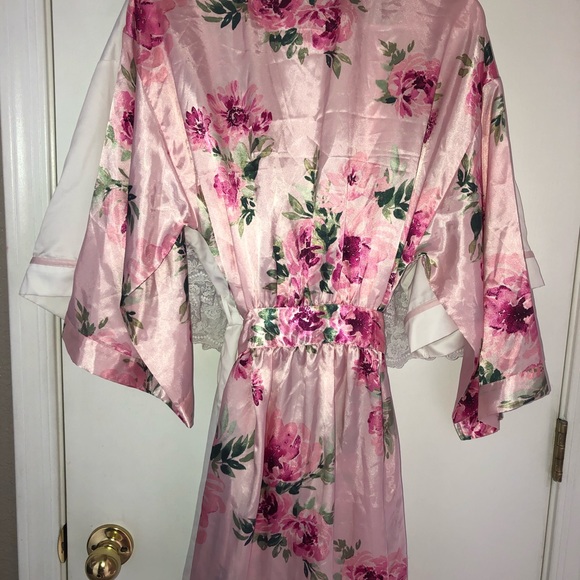 Silk Floral Robe - Picture 4 of 4